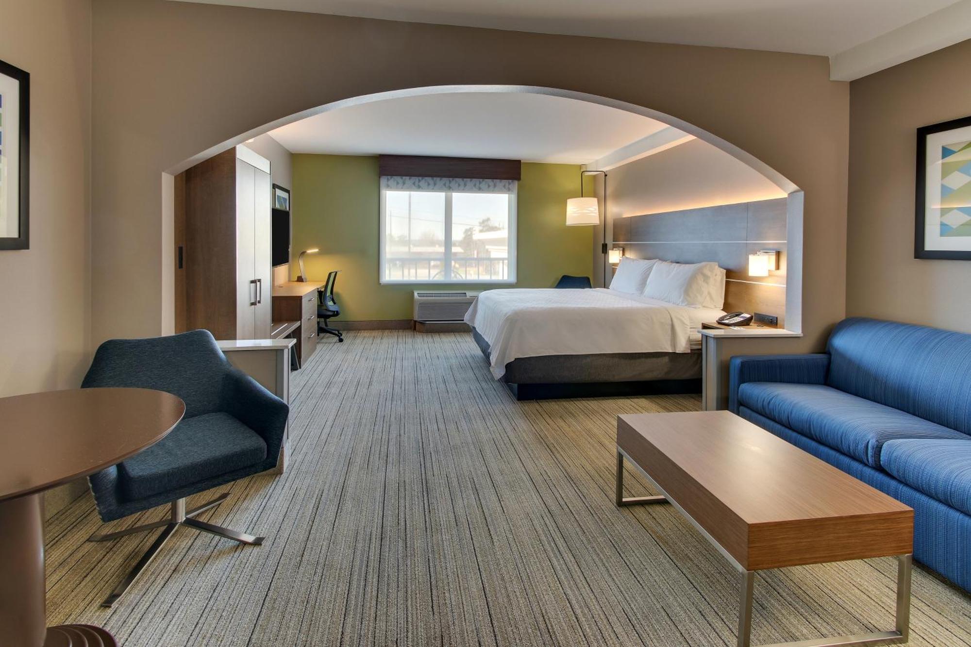 Holiday Inn Express Hotel & Suites Columbus-Fort Benning By Ihg מראה חיצוני תמונה