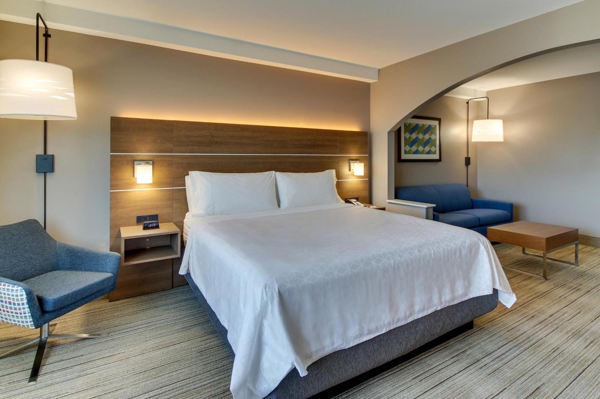 Holiday Inn Express Hotel & Suites Columbus-Fort Benning By Ihg מראה חיצוני תמונה