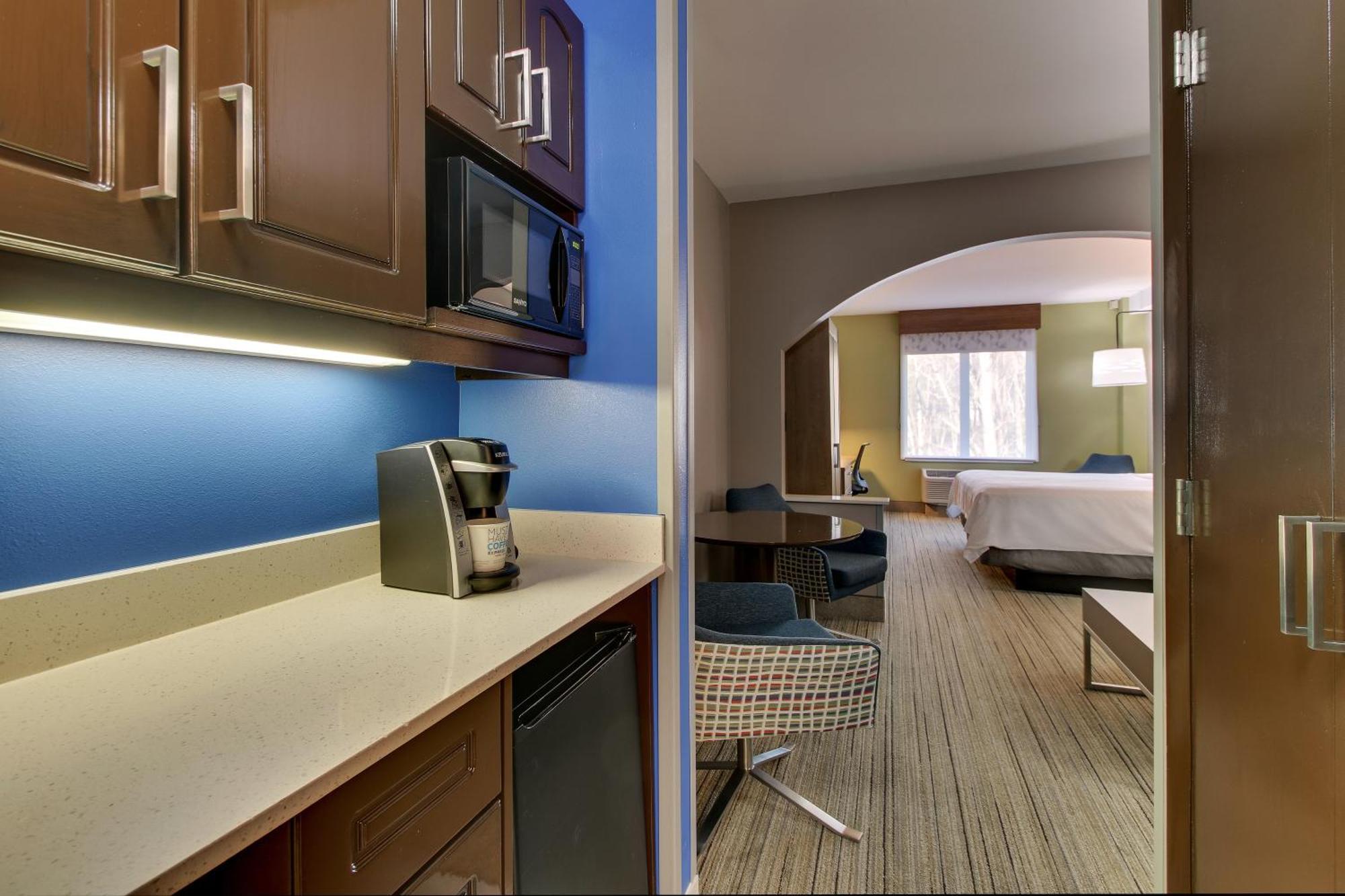 Holiday Inn Express Hotel & Suites Columbus-Fort Benning By Ihg מראה חיצוני תמונה