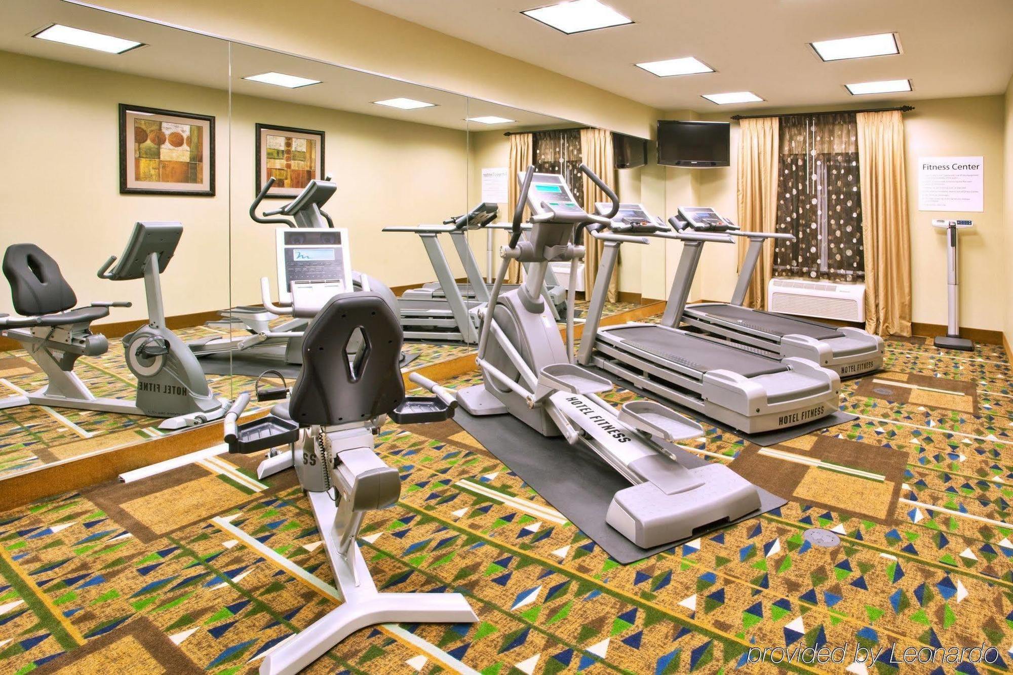 Holiday Inn Express Hotel & Suites Columbus-Fort Benning By Ihg מראה חיצוני תמונה